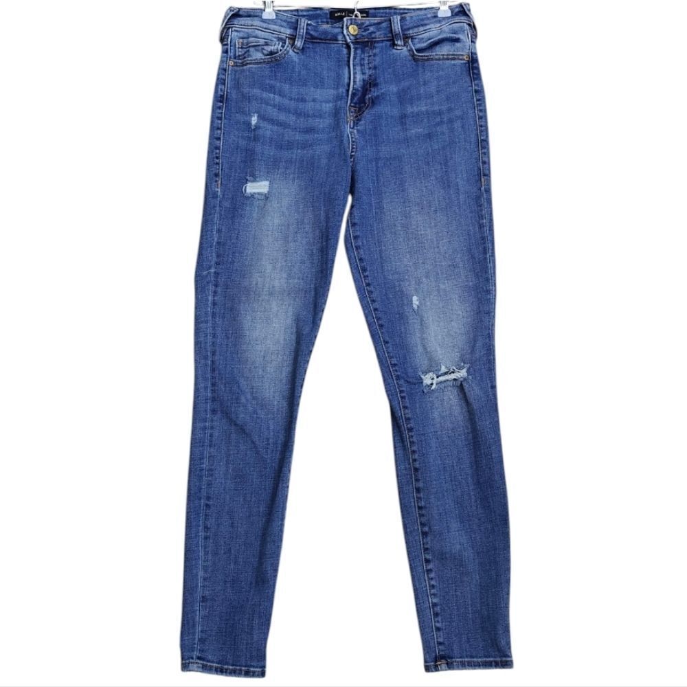 True Religion Women's Distressed Light Blue Skinny Jeans Size 29
